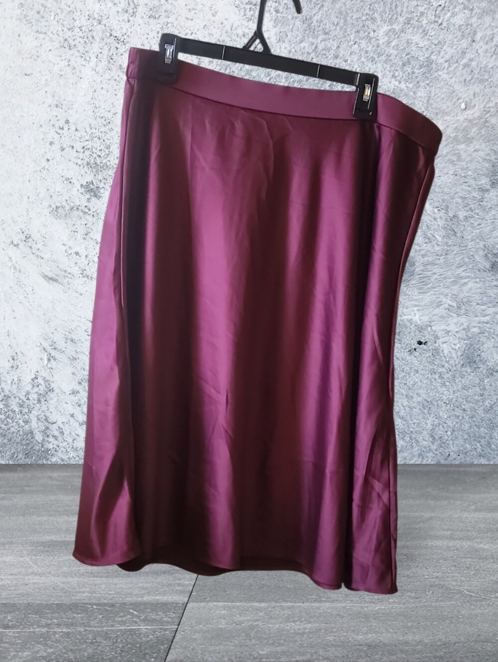 NWT! Dressbarn Satin Midi Skirt in Burgundy